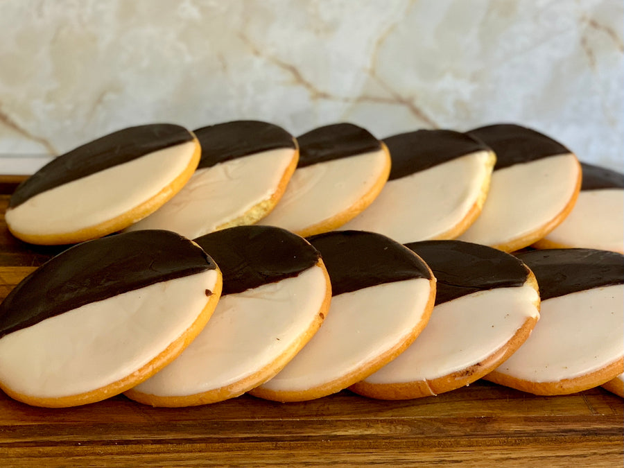 12 Black & White Cookies (1 Dozen)