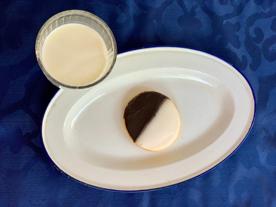 Mini Black & White Cookies 1 Dozen 1.5 Ounce Each Cookie