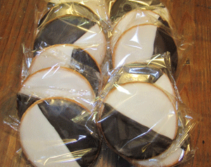 NY B&W Cookies with Shipping Included! (Usually ships in 2-3 business days)